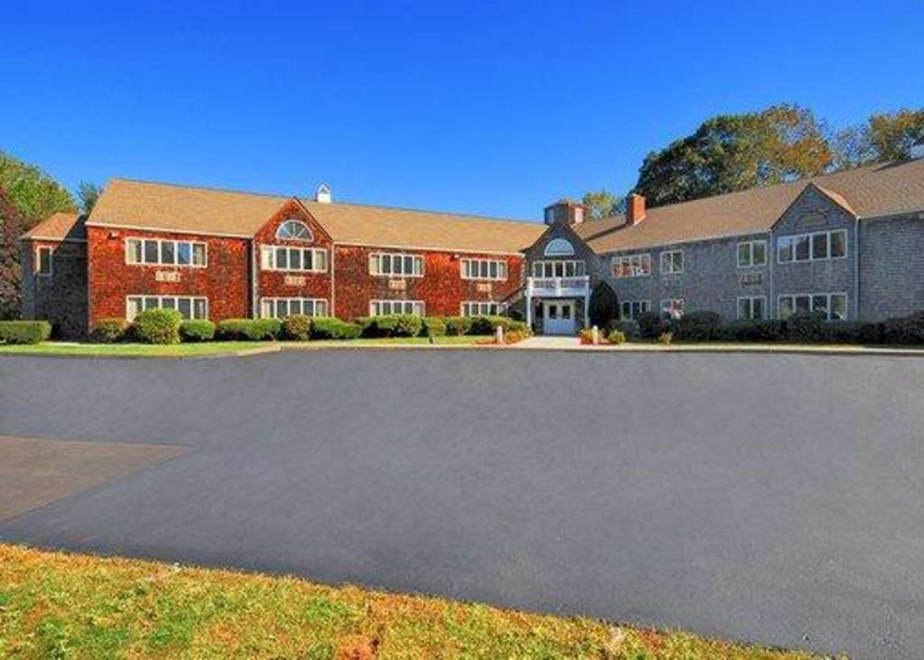 Econo Lodge Inn & Suites Groton Exterior photo